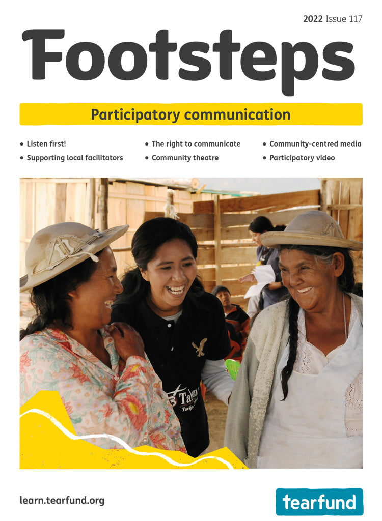 Footsteps 117: Participatory communication (English) (Pack of 10)